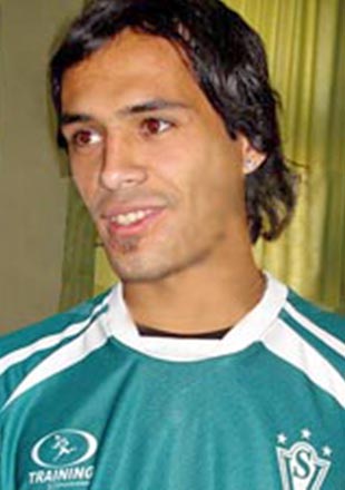 Emmanuel Perea Wanderers Texto alternativo